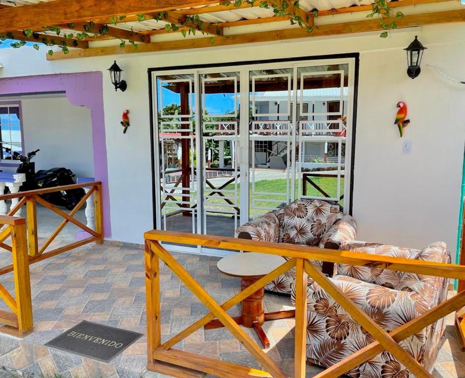 Posada Villa Bryan Rocky Point Dış mekan fotoğraf